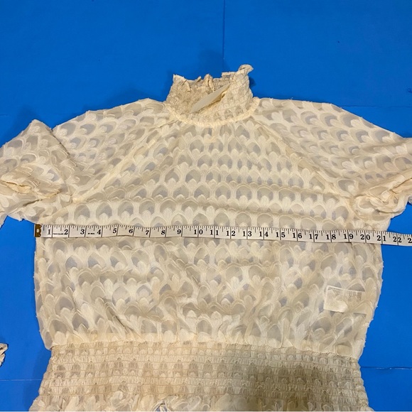 NWT! H&M Cream Lace Blouse - Picture 8 of 13